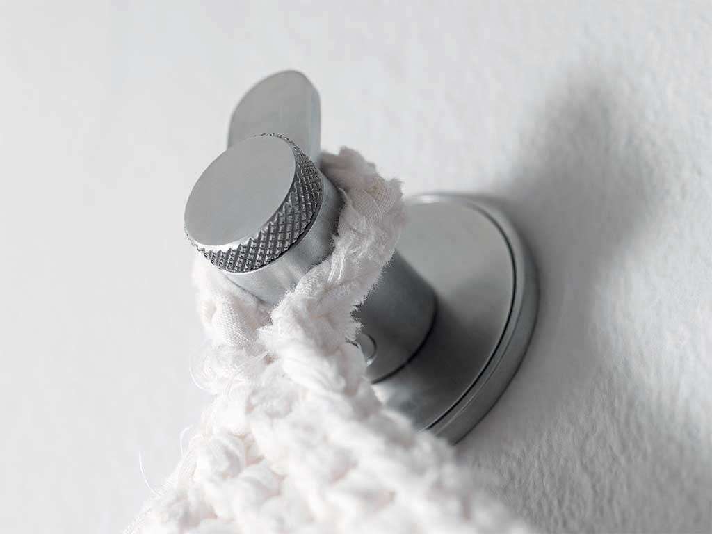 8 Pièces Crochets Robustes De Mur, Equerre en U Crochets, Crochet Mural  Inox, pour Bain Cuisine Garage Porte Manteau Crochet Robuste Avec 16 Vis +  16 Tube D'expansion : : Bricolage